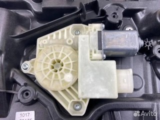 моторчик стеклоподъемника задний правый BMW 5 серия G30/G31 (2016 - 2020), 51357455084-61355A5C896
