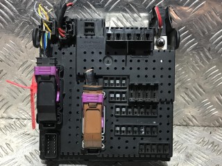 блок предохранителей Volvo V70 2 поколение [рестайлинг] 2007, 2.4 л., дизель, 5МКПП, черный, универсал, 28080156, 30786646, 10W051