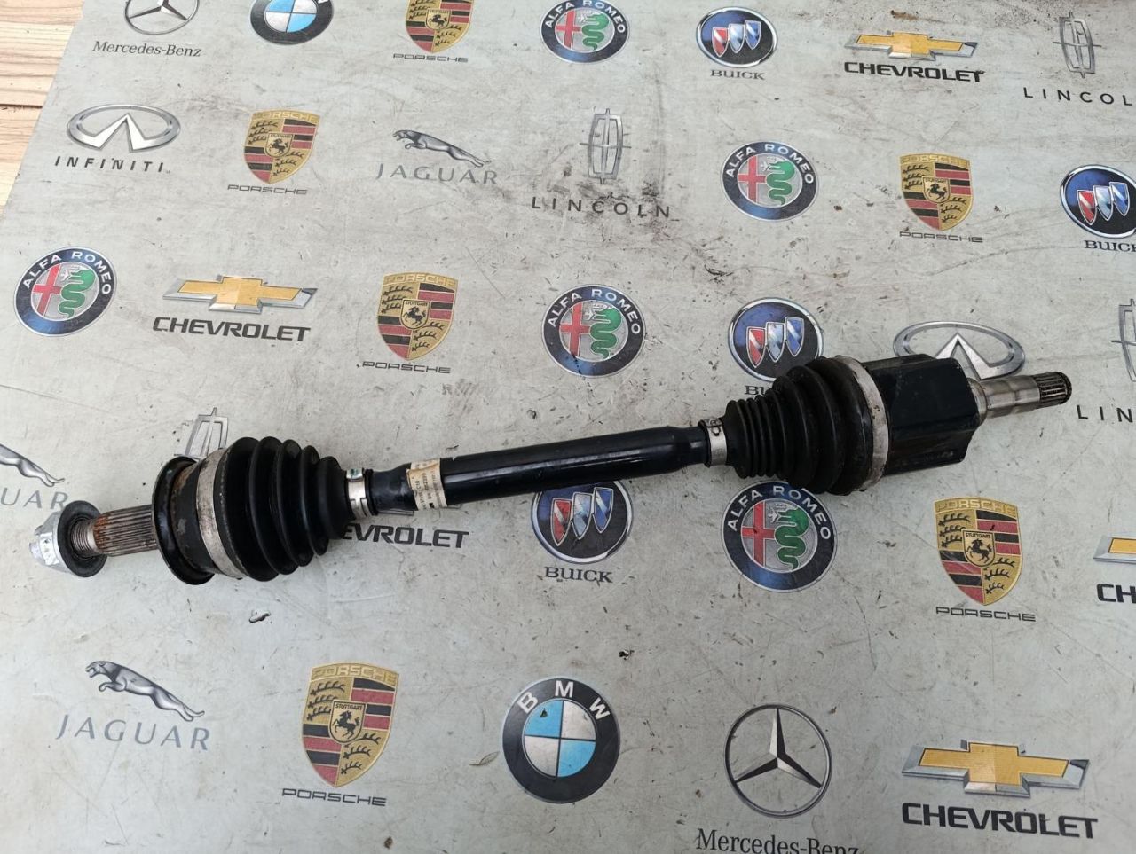 полуось передняя правая (приводной вал, ШРУС) Alfa Romeo Stelvio 1 поколение 2018, 00505355950 - фото №1