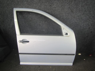 дверь передняя правая Volkswagen Golf 4 поколение 2001, 1.6 л., бензин, МКПП, хетчбэк 5 дв.