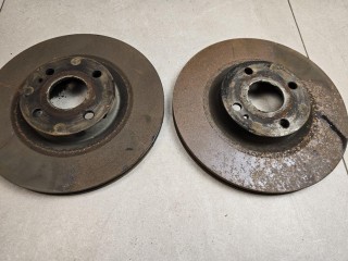 диск тормозной передний Fiat 124 Spider 1 поколение 2020, 1.4 л., АКПП, красный, кабриолет, задний привод, 6000612391