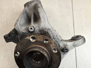 кулак поворотный левый Alfa Romeo 2019, 1.8 л., 940 A1.000, бензин, АКПП, черный, хетчбэк 5 дв., передний привод, 28B79201