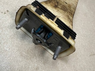 ограничитель открывания двери Land Rover Range Rover Evoque L551 2020, 2.0 л., бензин, АКПП, белый, внедорожник 5 дв., полный привод, правый руль, LR117206