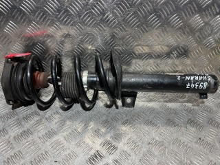 стойка передняя правая Volkswagen Sharan 2 поколение 2011, 2.0 л., CCZA, бензин, АКПП, минивэн, 7N0413031J