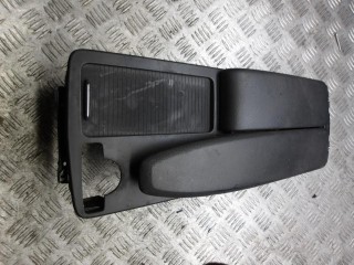 подлокотник Mercedes-Benz C-Класс W204/S204 2007, 1.8 л., бензин, МКПП, универсал, A2046800639