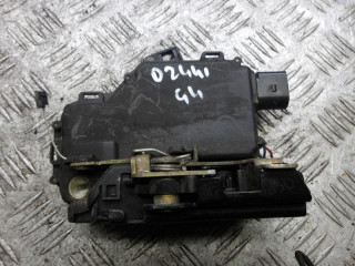 замок двери передней правой Volkswagen Golf 3 поколение 1998, 1.4 л., бензин, МКПП, хетчбэк 5 дв.