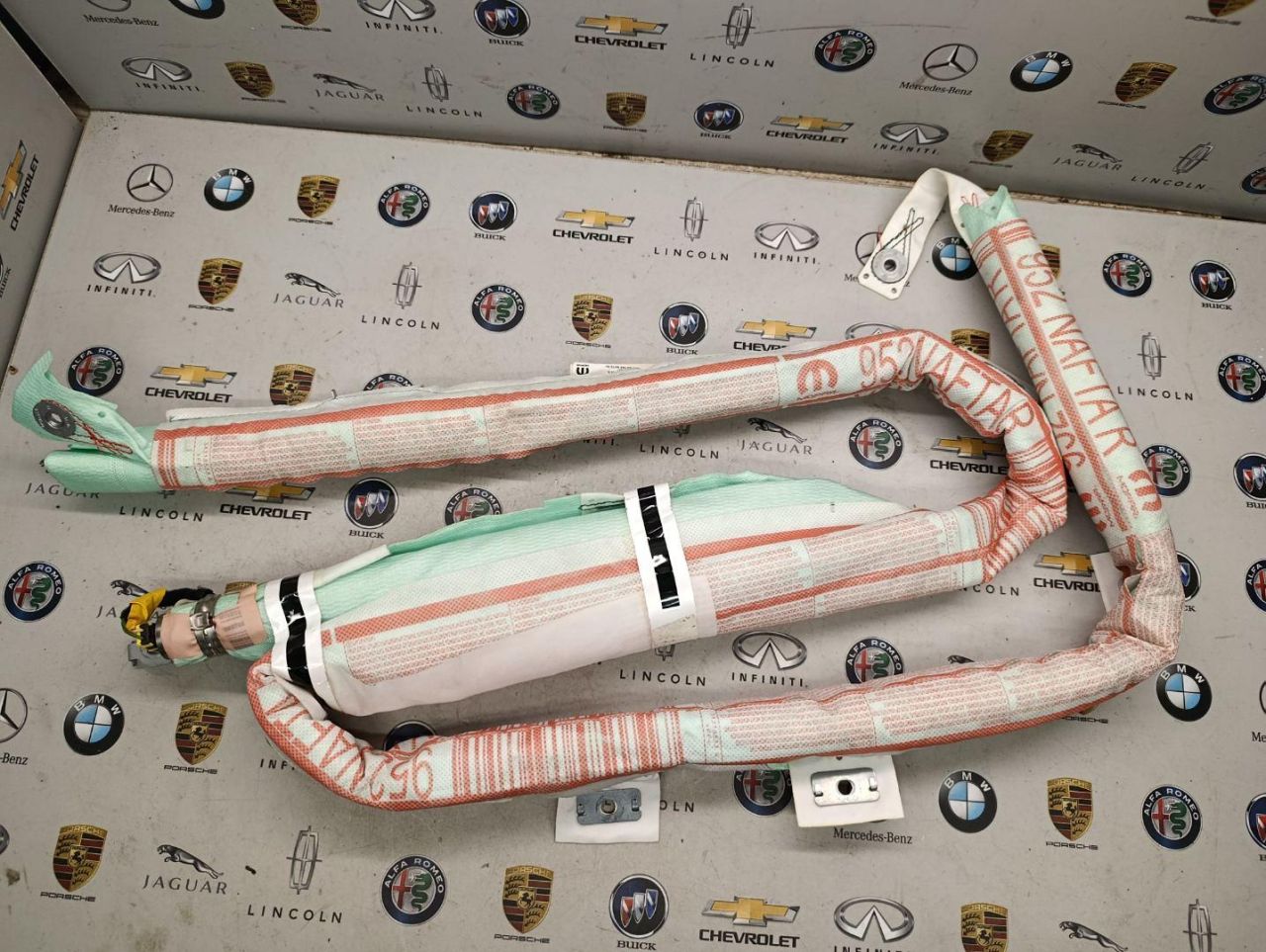 подушка безопасности боковая (шторка) Alfa Romeo Giulia 2 поколение 2017, 2.0 л., бензин, полный привод, 00505479780 - фото №1