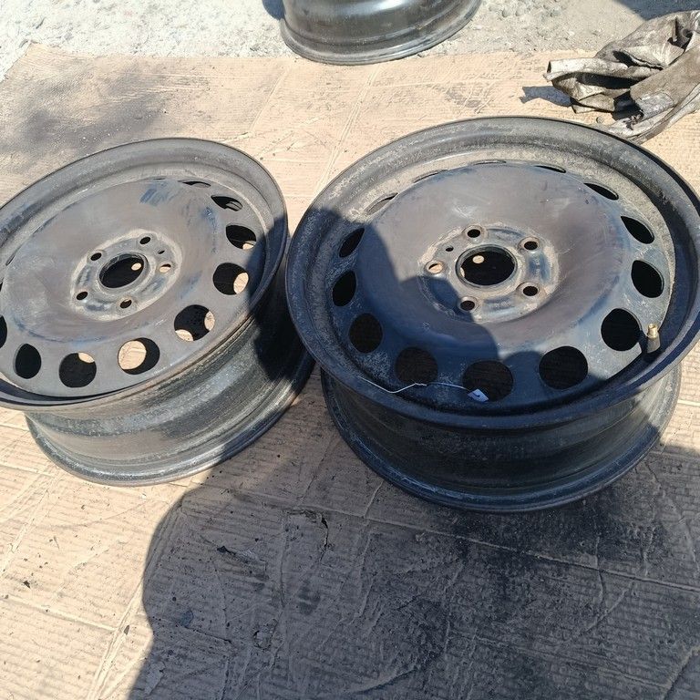 диск штампованный Volkswagen Touran 1 поколение 2004, 6, 5J16ET50 - фото №1