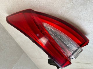 фонарь задний правый Maserati Levante 1 поколение 2017, 3.0 л., бензин, АКПП, белый, внедорожник 5 дв., полный привод, 670032331