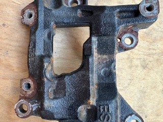 кронштейн компрессора кондиционера Lexus NX 1 поколение [рестайлинг] 2020, 2.5 л., гибрид, красный, полный привод, правый руль, 8843133050