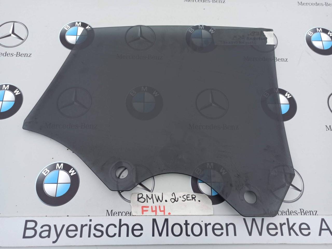 стекло двери задней левой BMW 2 серия F44 2020, 2.0 л., бензин, хетчбэк 5 дв., полный привод, правый руль - фото №1
