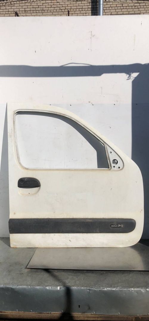 дверь передняя правая Renault Kangoo 1 поколение 2002, 1.5 л., K9K 704, дизель, 5МКПП, фургон - фото №1