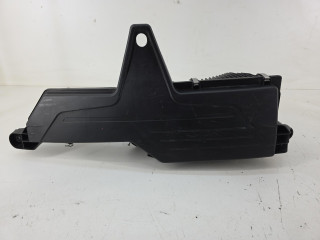 корпус воздушного фильтра BMW 4 серия F32/F33 2015, 2.0 л., бензин, АКПП, 13717597589