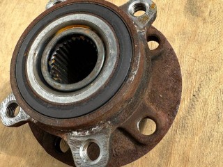 ступица задняя левая Alfa Romeo Stelvio 1 поколение 2018, 2.0 л., АКПП, серый, внедорожник 5 дв., полный привод