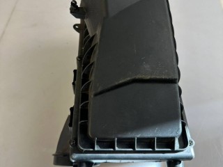 корпус воздушного фильтра Land Rover Range Rover Sport 2 поколение [рестайлинг] 2020, 3.0 л., 306DT, дизель, АКПП, rhodium silver (1ac), внедорожник 5 дв., полный привод, правый руль, LR095546, FPLA9601AC, FPLA9601AD