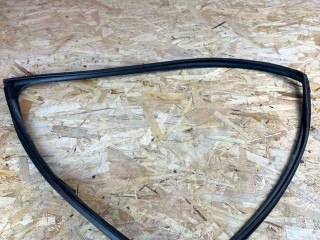 уплотнитель двери Lexus NX 1 поколение [рестайлинг] 2020, 2.5 л., гибрид, красный, полный привод, правый руль, 6814178010