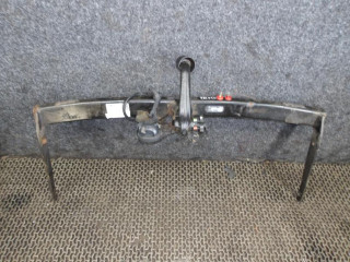 прицепное устройство (фаркоп) Volkswagen Passat B6 2006, 2.0 л., дизель, МКПП, универсал, 3C0803880B