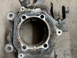 кулак задний правый Maserati Levante 1 поколение 2017, 3.0 л., A630HP, дизель, АКПП, blue, внедорожник 5 дв., полный привод, правый руль, 670037241