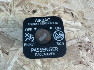 кнопка Airbag Lexus NX 1 поколение [рестайлинг] 2020, 2.5 л., гибрид, красный, полный привод, правый руль, 6906512460