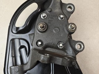 кулак поворотный правый Mercedes-Benz C AMG W204 2009, 6.3 л., бензин, АКПП, серый, седан, задний привод, A2043322001