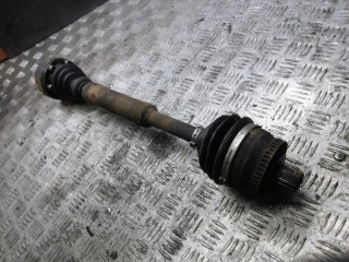 полуось передняя левая (приводной вал, ШРУС) Volkswagen Passat B5 2000, 1.6 л., бензин, МКПП