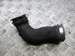 патрубок интеркулера Audi A4 B6 2003, 2.5 л., дизель, АКПП, универсал, 8E0145737