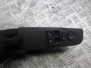 блок управления стеклоподъемниками Fiat Grande Punto 1 поколение 2007, 1.2 л., бензин, МКПП, хетчбэк 5 дв., 735380444
