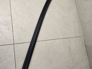 молдинг стекла Maserati Levante 1 поколение 2017, 3.0 л., бензин, АКПП, белый, внедорожник 5 дв., полный привод