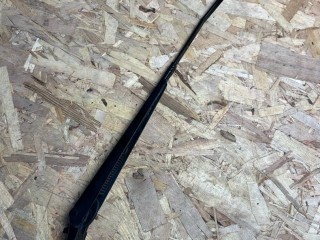 щеткодержатель (поводок стеклоочистителя, дворник) Alfa Romeo 2017, 2.0 л., бензин, АКПП, серый, полный привод, 50532573