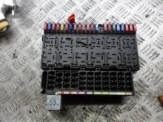 блок предохранителей Volkswagen Transporter T4 1999, 2.5 л., дизель, МКПП, микроавтобус, 357937039