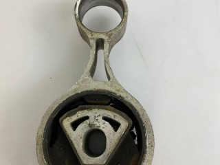 подушка крепления КПП Maserati Levante 1 поколение 2017, 3.0 л., A630HP, дизель, АКПП, blue, внедорожник 5 дв., полный привод, правый руль, 670004297