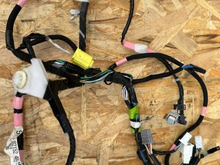 дверная проводка Lexus RX 4 поколение [рестайлинг] 2020, 3.5 л., гибрид, вариатор, красный, полный привод, правый руль, 8215248B50