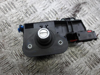 кнопка открытия багажника Opel Corsa C 2002, 90534784