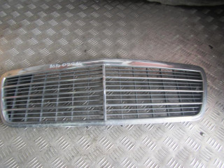 решетка радиатора Mercedes-Benz E-Класс W210/S210 [рестайлинг] 2002, 2.4 л., бензин, МКПП, универсал, 2108800583