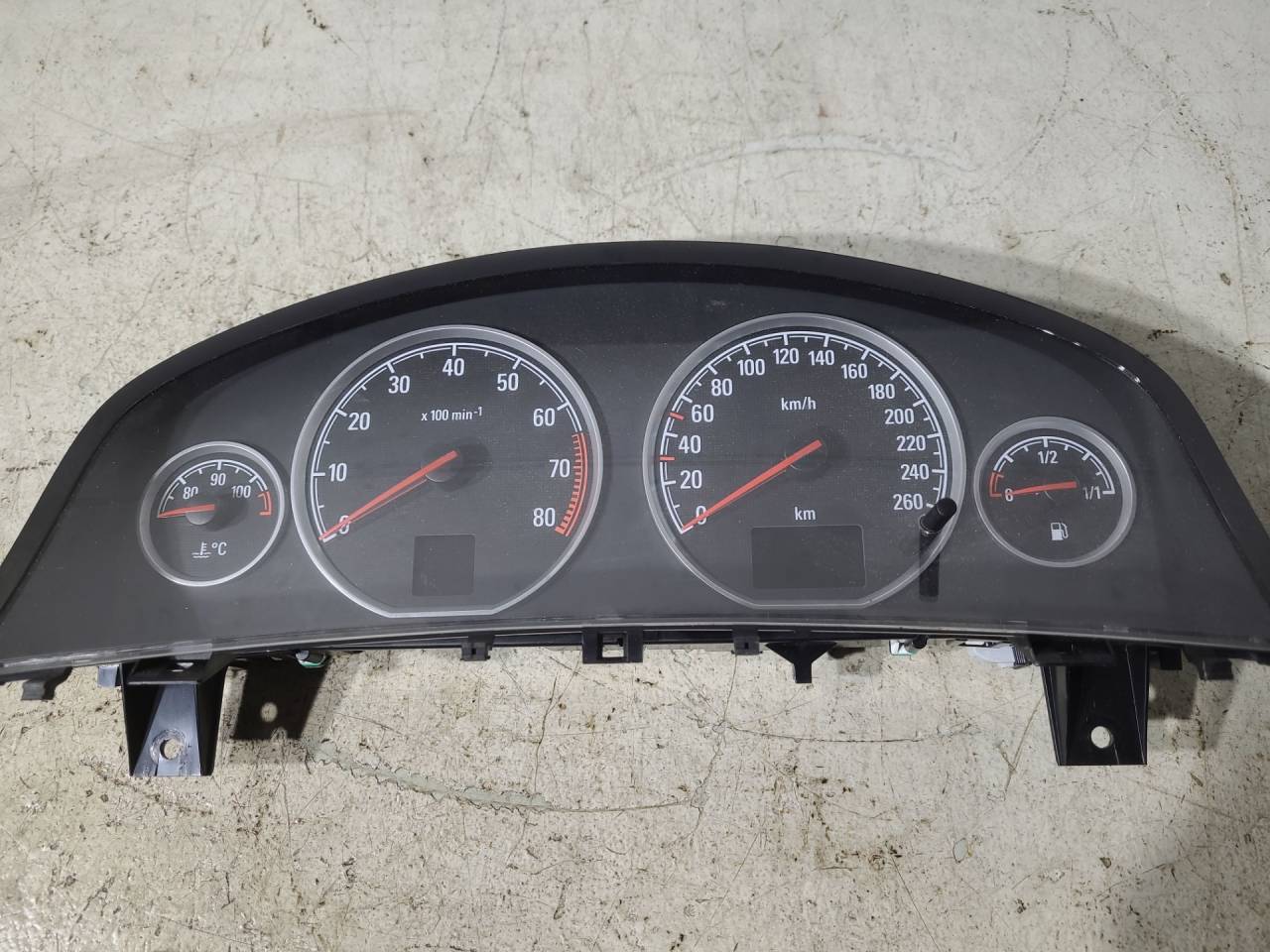 щиток приборов (приборная панель) Opel Vectra C 2004, 2.2 л., бензин, 5МКПП, универсал, передний привод, 13186692EC - фото №1