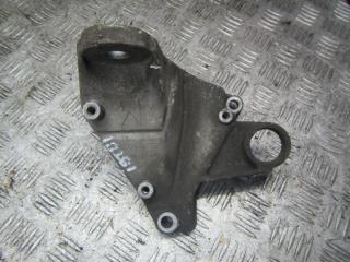 кронштейн КПП Volkswagen Passat B5 1998, 8D0399114S