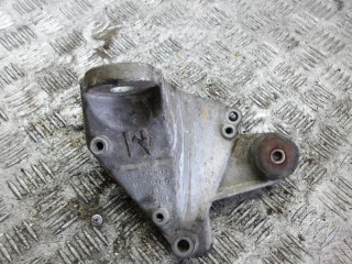 кронштейн КПП Volkswagen Passat B5 1998, 8D0399114S