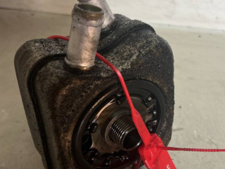 теплообменник масляного фильтра Volkswagen Golf 5 поколение 2008, 1.9 л., BXE, дизель, 5МКПП, хетчбэк 5 дв.