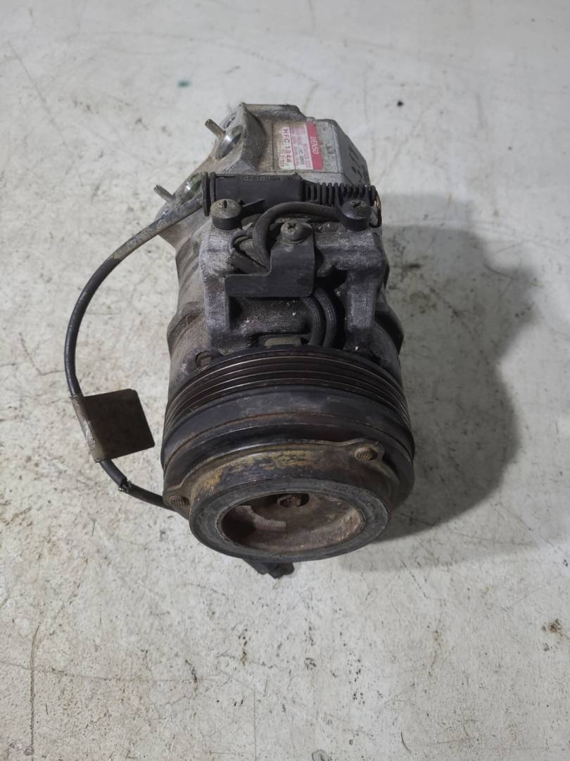 компрессор кондиционера Land Rover Range Rover 3 поколение 2003, 3.0 л., TDi, дизель, АКПП, синий, внедорожник 5 дв., полный привод, 4472203323, 6913678 - фото №1