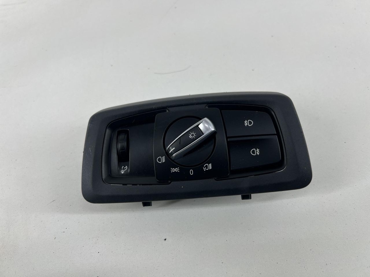 блок управления светом BMW 2 серия Active Tourer F45 2014, 1.5 л., B38 A15 A, бензин, АКПП, black sapphire metallic (475), хетчбэк 5 дв., правый руль, 9311727 - фото №1