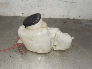 бачок омывателя Renault Kangoo 1 поколение 2001, 1.4 л., бензин, АКПП, фургон