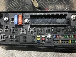 блок предохранителей Opel Signum C 2003, 2.2 л., бензин, АКПП, хетчбэк 5 дв., 13165901, 519069108, 47DEK9