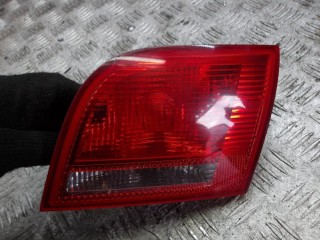 фонарь крышки багажника правый Audi A3 8P 2005, 2.0 л., бензин, МКПП, хетчбэк 5 дв., 8P4945094