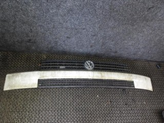 решетка радиатора Volkswagen Transporter T4 1992, 2.4 л., дизель, МКПП, микроавтобус, 701853653