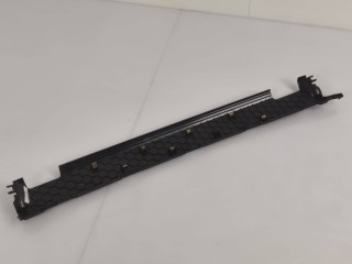 Накладка дверного проёма Tesla Model X 1 поколение 2018, L1S, АКПП, хетчбэк 5 дв., полный привод, 1105132-00-E