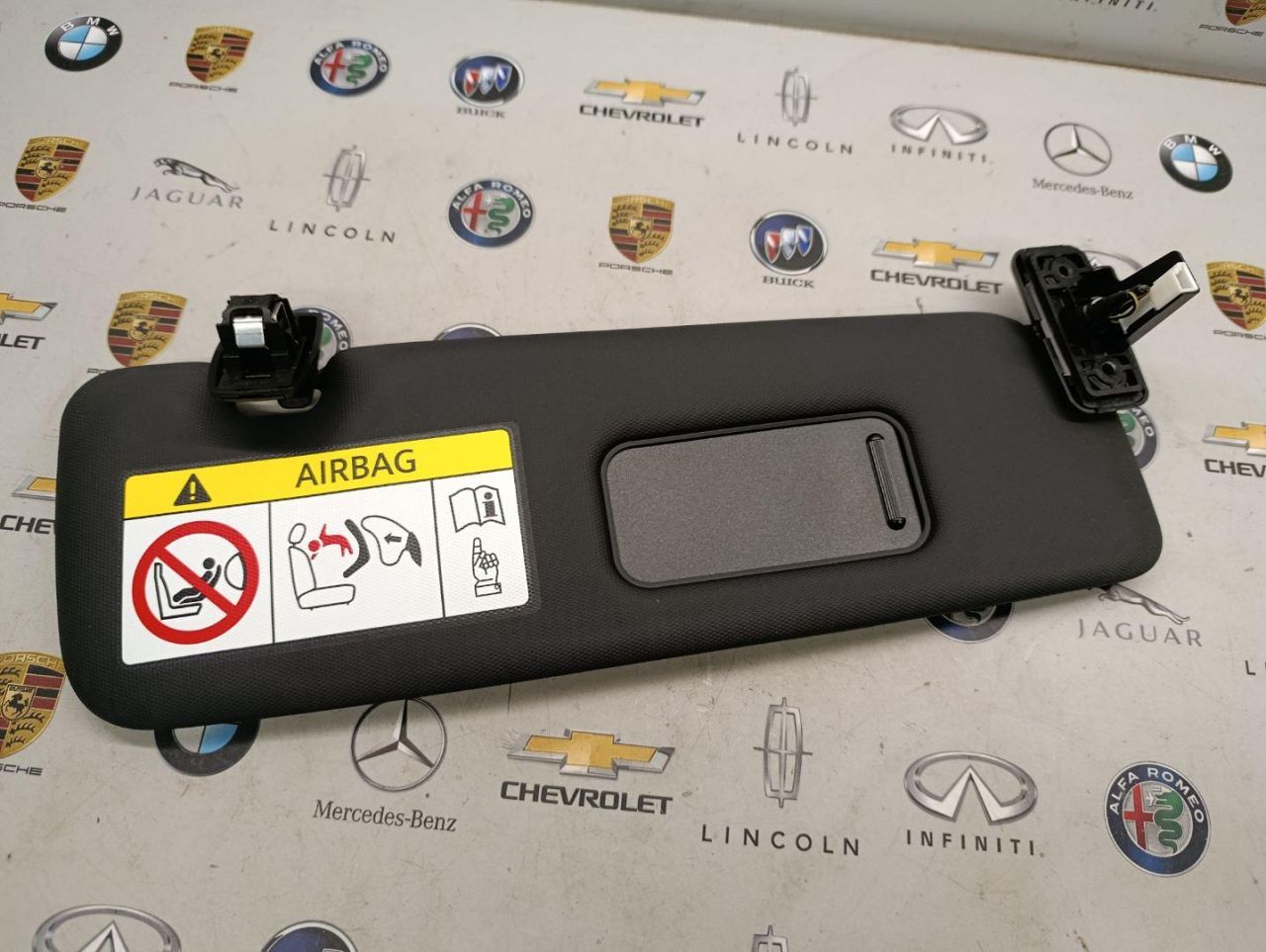 козырек солнцезащитный BMW 4 серия G22/G23 2022, 3.0 л., бензин, c4f, кабриолет, полный привод, 9472984, 51169472984 - фото №1