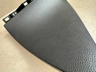 крышка торпеды боковая Infiniti G 4 поколение [рестайлинг] 2013, 3.7 л., VQ37VHR, бензин, АКПП, черный, кабриолет, задний привод, 68135INF6A