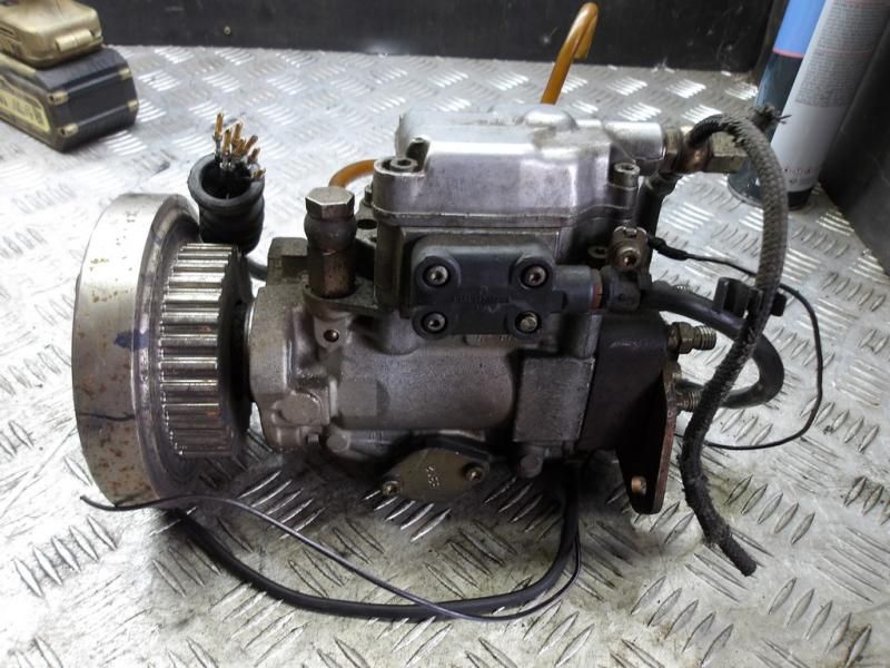 ТНВД Audi A6 4A/C4 1995, 2.5 л., дизель, 046130108, 0460415989 - фото №1