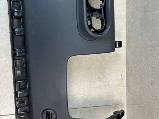 накладка на торпедо (консоль) Maserati Levante 1 поколение 2017, 3.0 л., бензин, АКПП, белый, внедорожник 5 дв., полный привод, 670049172