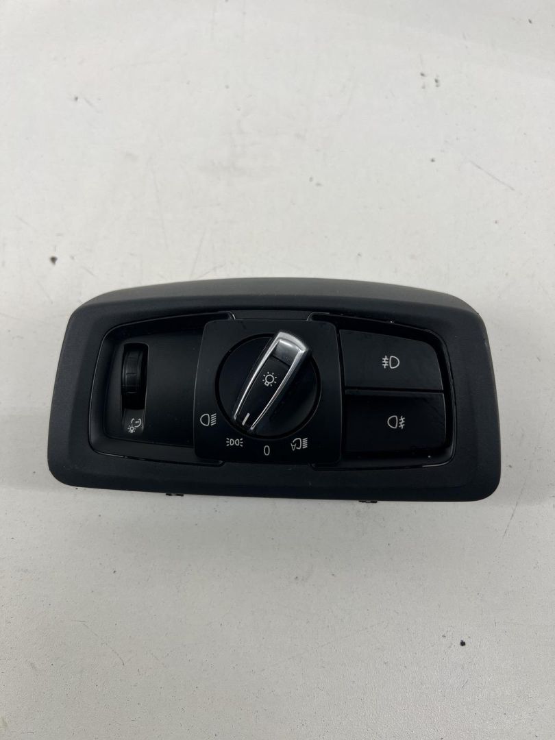 блок управления светом BMW 2 серия Active Tourer F45 2015, 2.0 л., бензин, АКПП, черный, хетчбэк 5 дв., 9311727 - фото №1